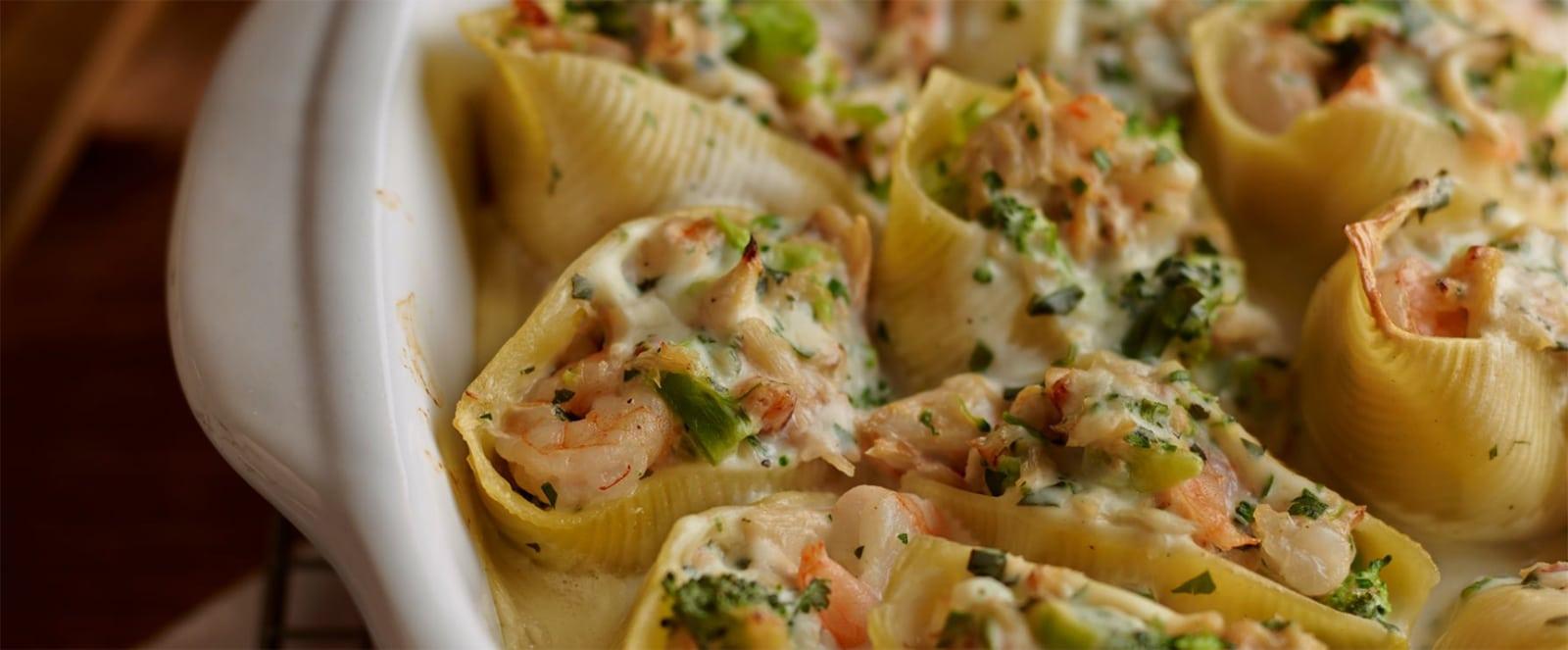 Coquilles farcies aux crevettes et aux herbes