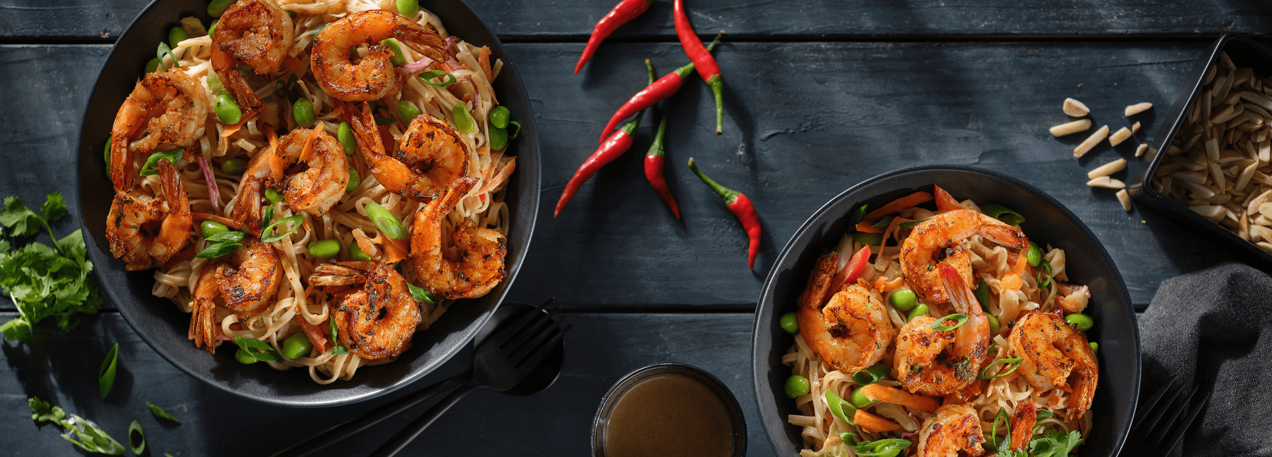 Salade thaïe de nouilles à la sauce satay