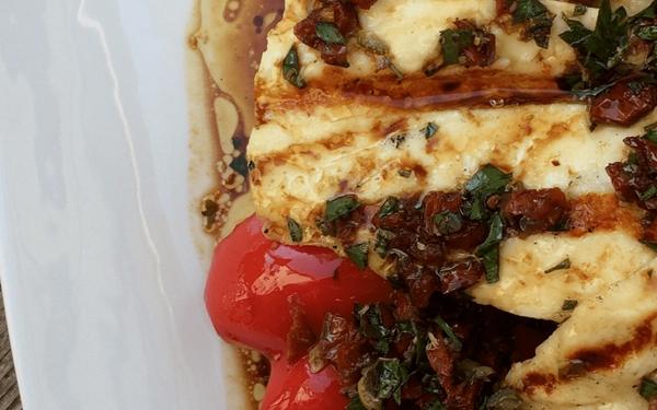 Halloumi et piments grillés