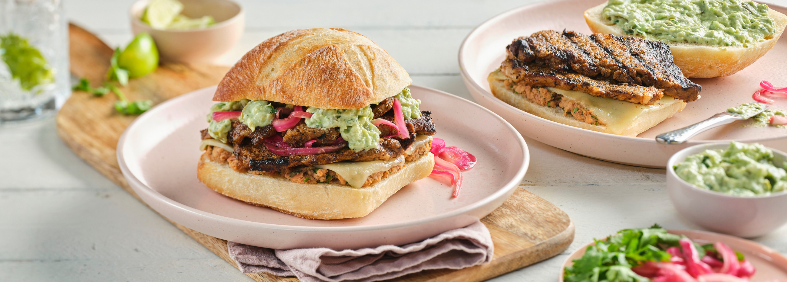 Sandwich à la viande grillée (<i>carne asada</i>)